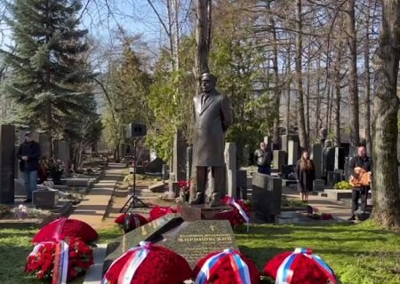    "Если будет война, то победим, и каждый получит по заслугам". Памяти Владимира Жириновского