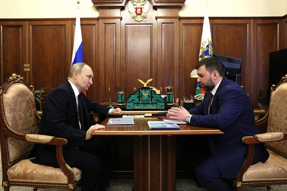    Владимир Путин провел рабочую встречу с руководителем ДНР Денисом Пушилиным. Фото: www.kremlin.ru