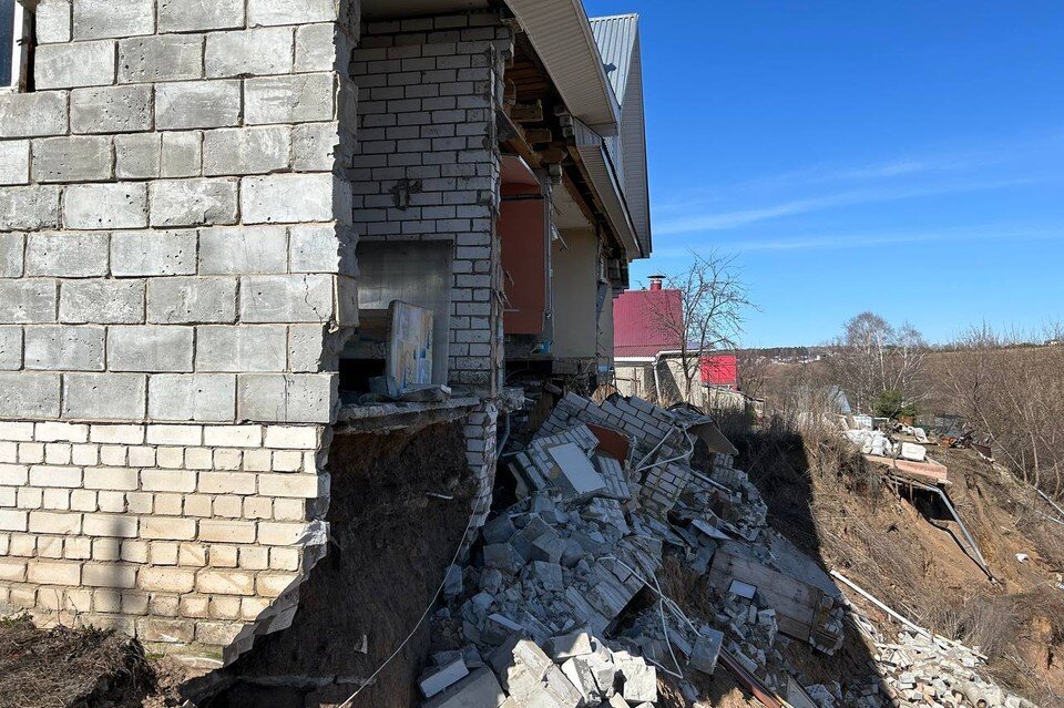     Еще один дом обрушился 4 апреля.  Прокуратура Нижегородской области