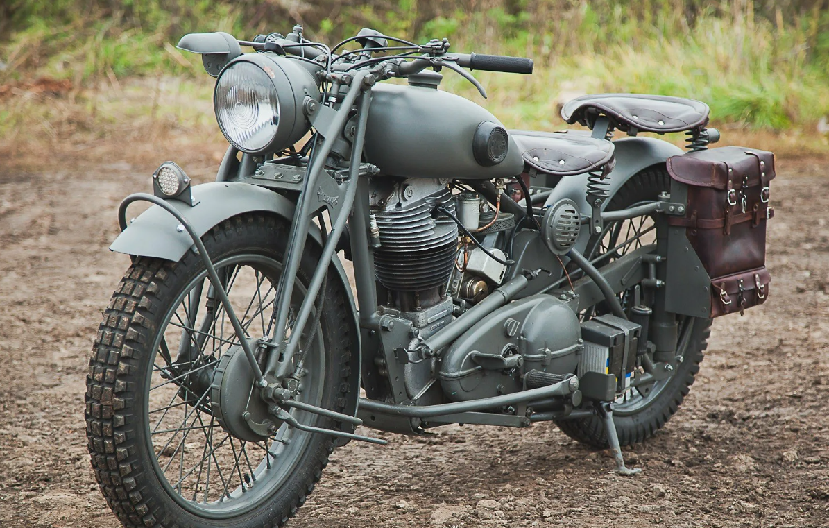 Мотоциклы второй мировой. Мотоцикл БМВ 2 мировой войны. Мотоцикл БМВ 1941. Немецкий мотоцикл БМВ 2 мировой. Немецкий мотоцикл 1941.