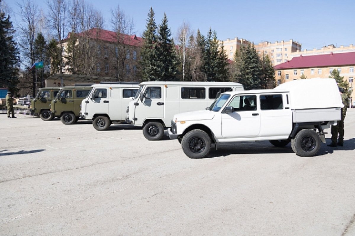    Тульские десантники получили от губернатора технику и автомобили