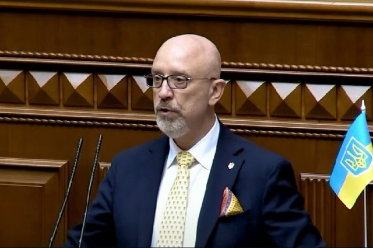   Министр обороны Украины признался, что чуть не попал в плен
