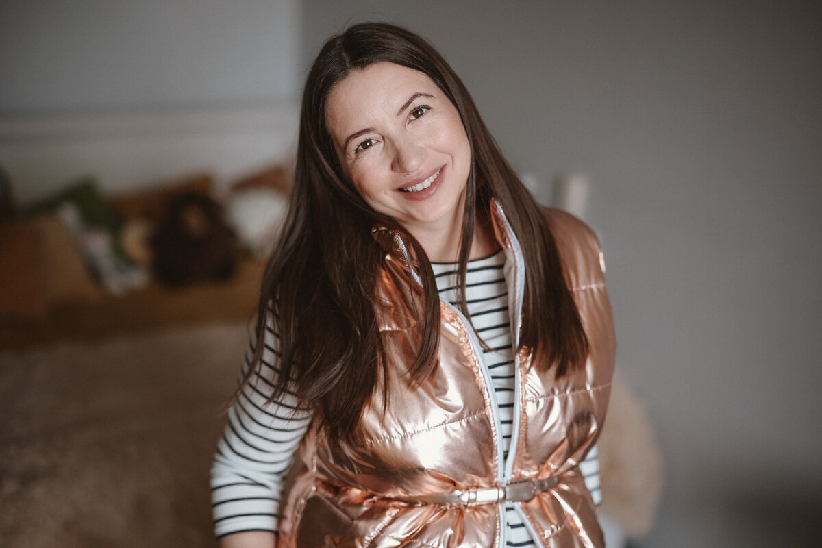 Художник-график Анна Эгида, автор курса «Спецэффекты цветными карандашами»