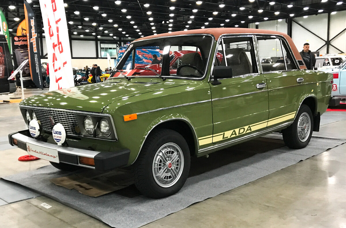    ### ВАЗ-21061-37 Вазовской «шестеркой» любителей автомобилей не удивить. Но этот экземпляр особенный: перед нами ВАЗ-21061-37. Последние две цифры говорят о том, что «шестерка» предназначалась для поставок в Канаду. Да-да, наши «шестерки» в 1978 году начали продавать в этой стране. Стоили они тогда около 3,6 тысячи канадских долларов, что было на треть дешевле самых простых «японцев».   
Денис Смольянов