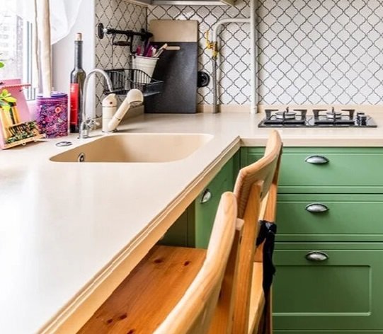 Зачем нужен стол-подоконник на кухне и как его сделать своими руками