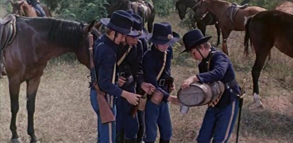 Кадр из фильма "Витя Глушаков, друг апачей" (1983)