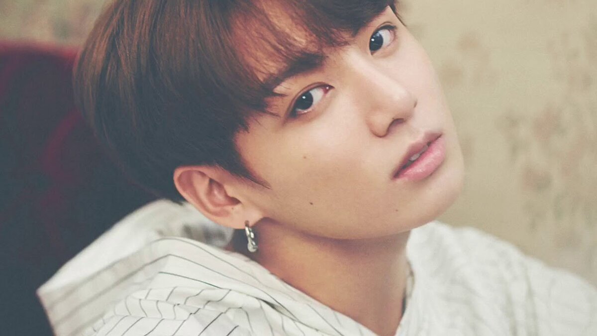 (https://m.yandex.ru/images/search?img_url=http%3A%2F%2Fi.ytimg.com%2Fvi%2FHUkQnxnDOcg%2Fmaxresdefault.jpg&lr=87&p=5&pos=5&rpt=simage&text=чонгук%20взгляд)