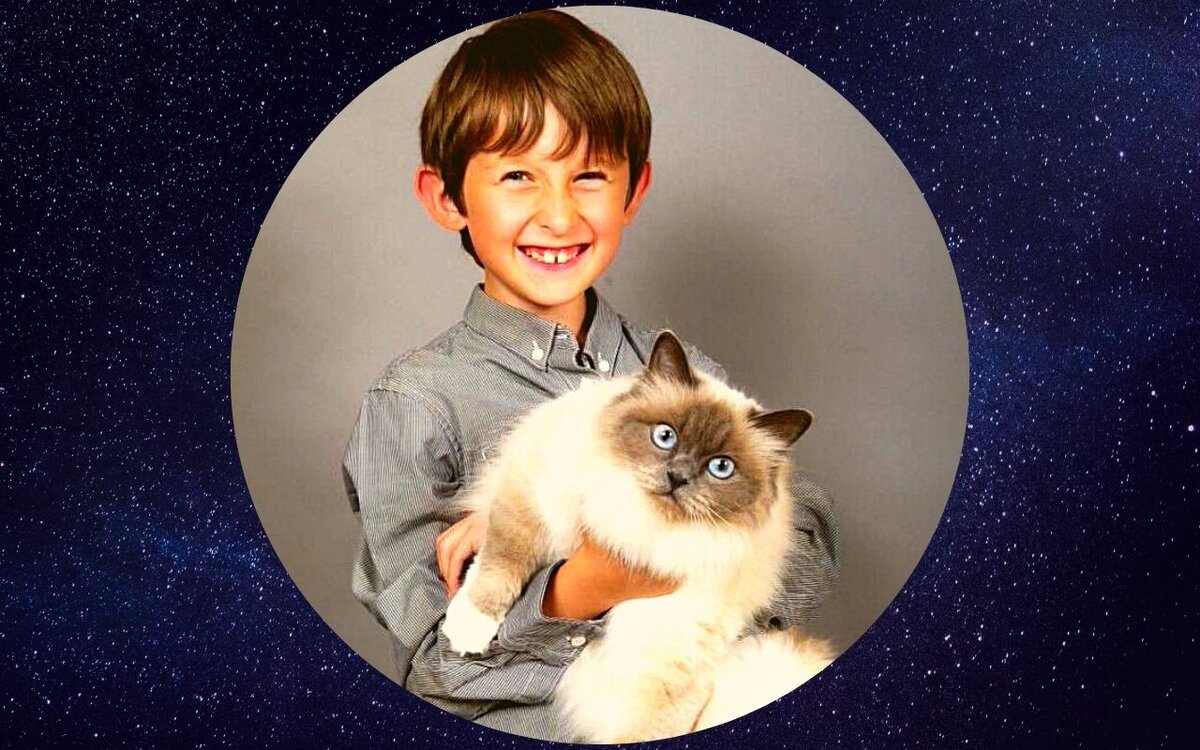 Кошка Джесси-Кэт и её подопечный мальчик Лоркан из Траффорда 💖  фото с сайта boredpanda.com