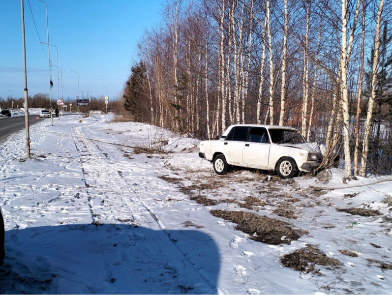    В Приобье молодая человек угнал автомобиль и попал в аварию