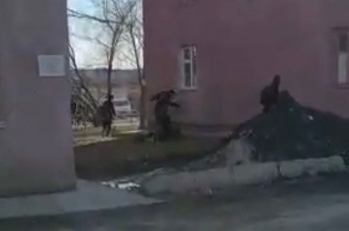    В Новосибирске СК ищет мужчину, избитого мигрантами на Хилокской