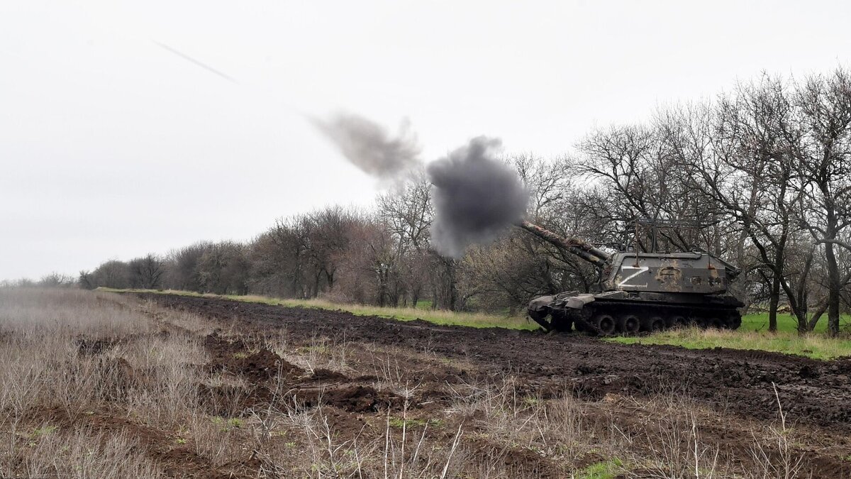 САУ "Мста-С" на боевой позиции в зоне СВО. Архивное фото (РИА Новости)