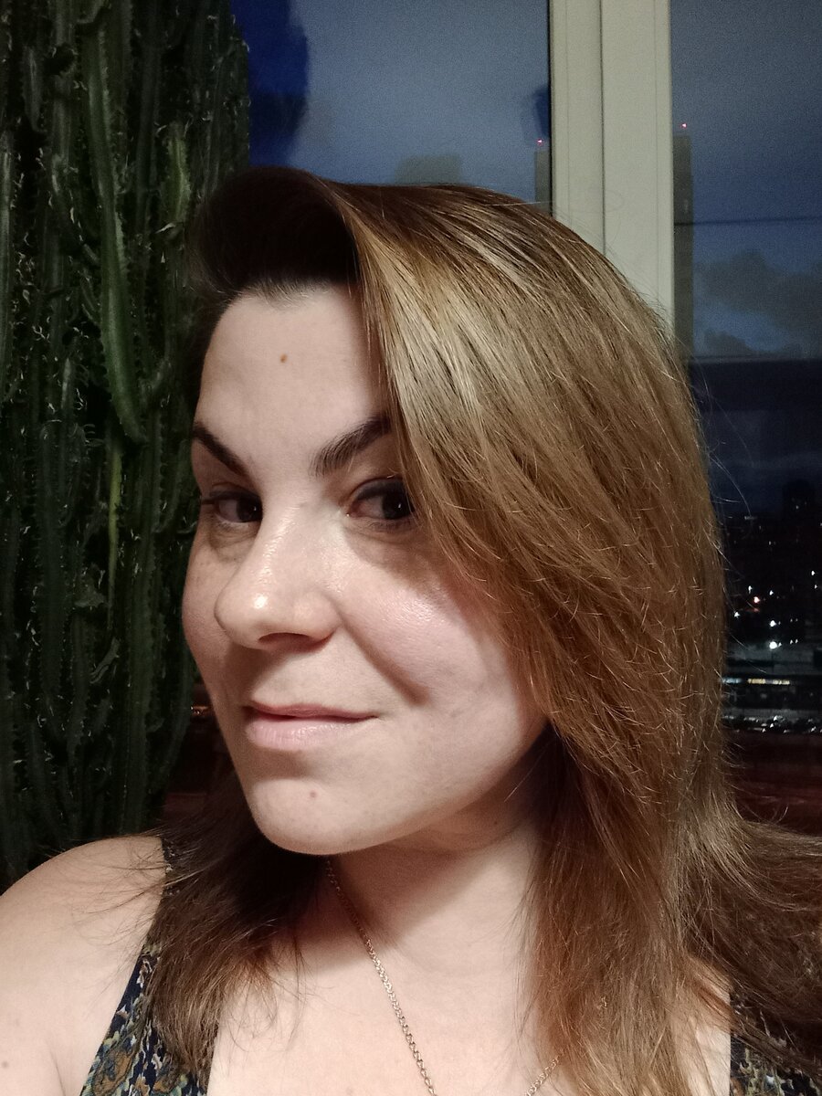 это моя рабочая сторона- смотрите на линию подбородка . фото автора