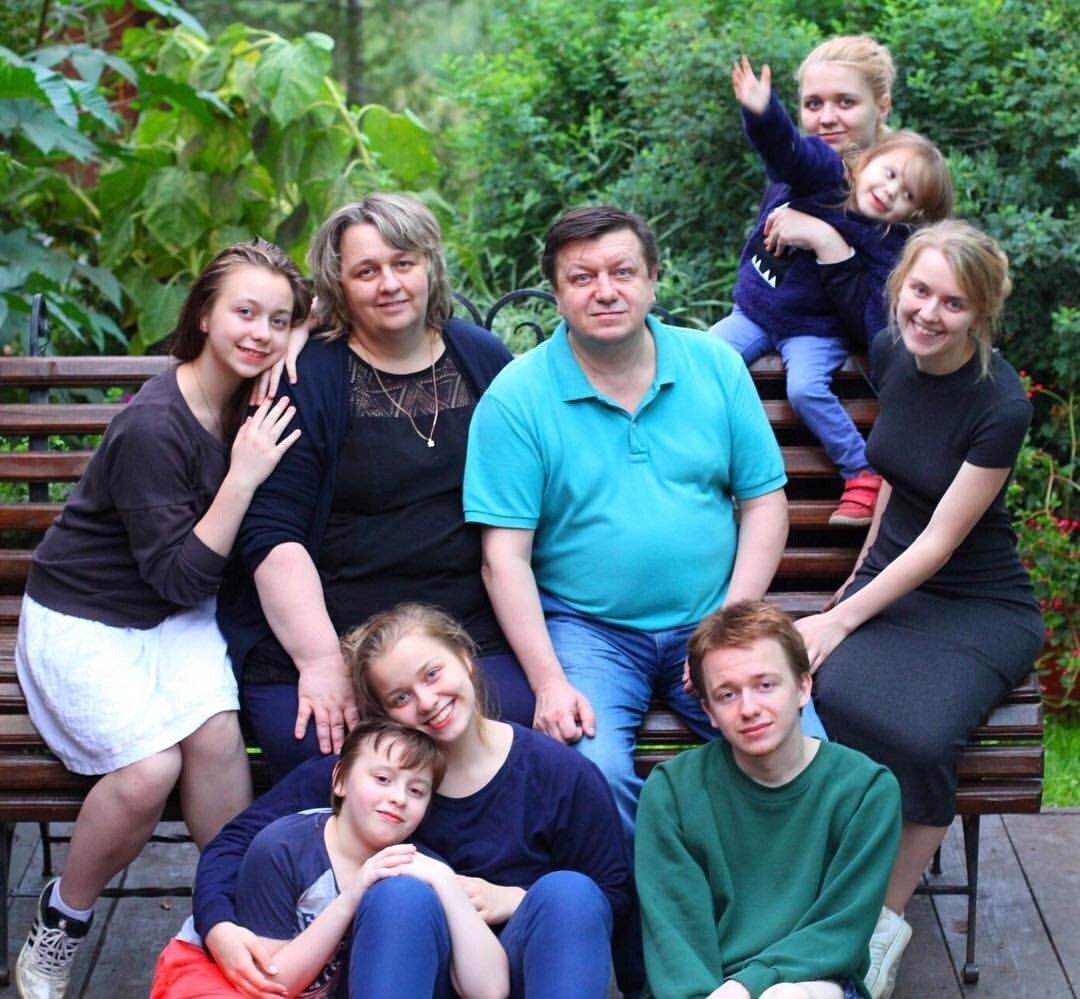 Николай Егоров с семьей. Фото: социальные сети