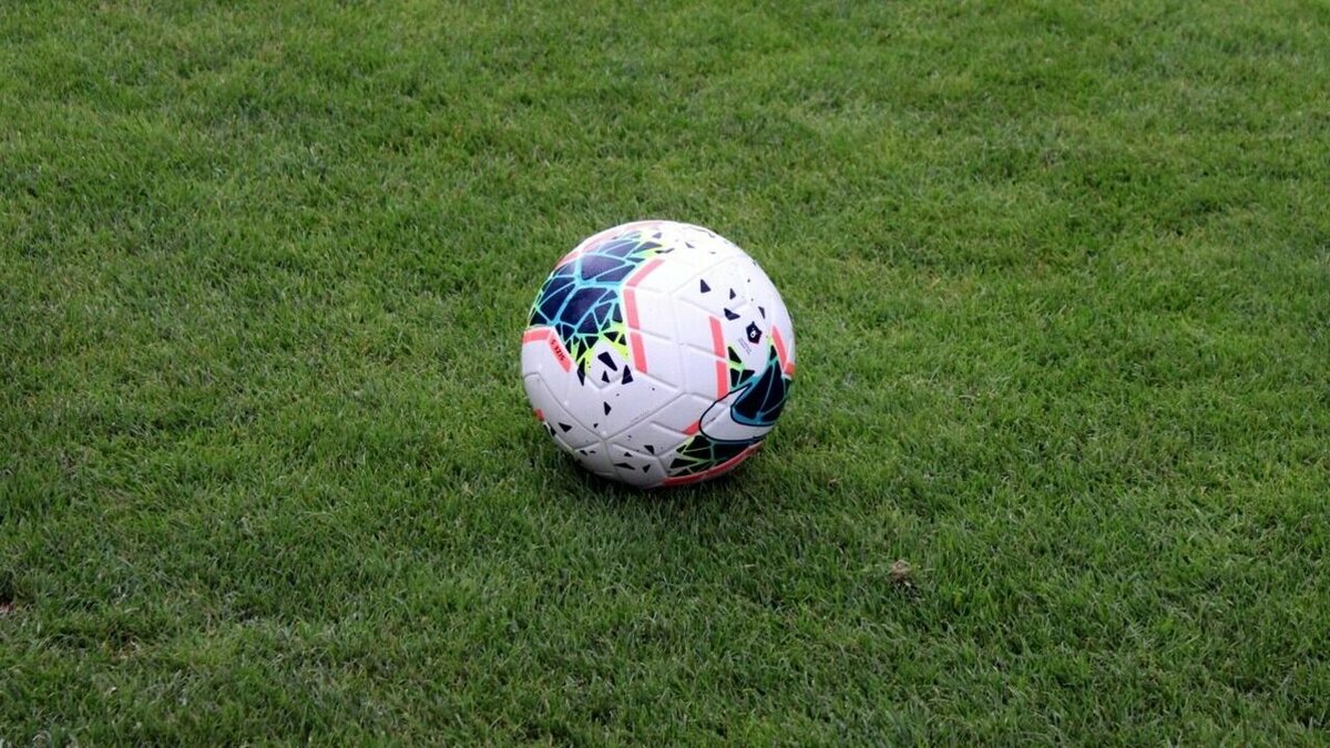     Футбольный клуб «Камаз» проиграл красноярскому «Енисею» в матче 30 тура первенства Первой лиги. Челнинская команда не побеждает 5 матчей подряд.