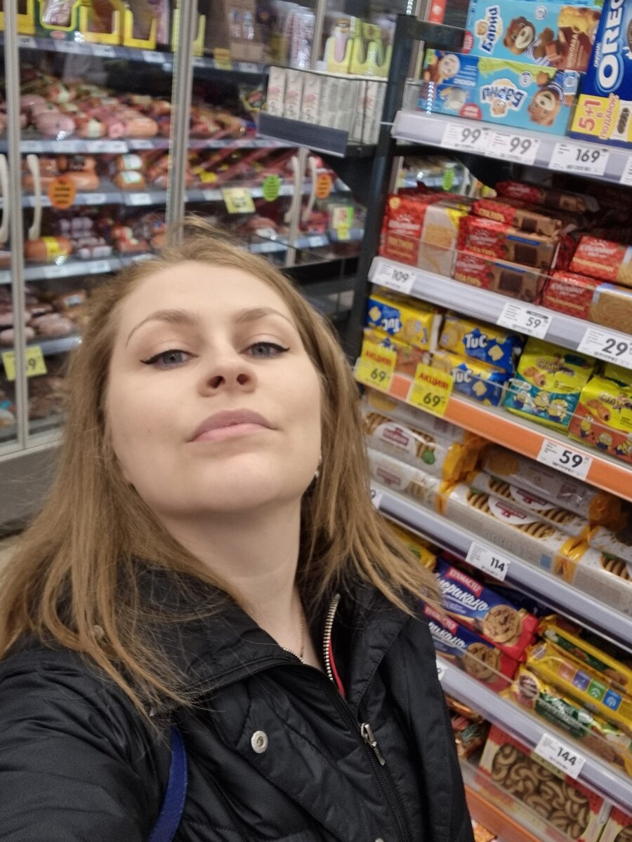 Это я - вожу жалом по магазину в поисках некалорийной еды. 😁🫣