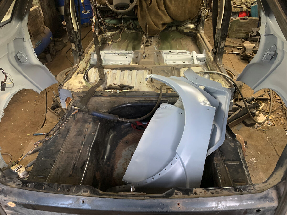 Задняя часть кузова.