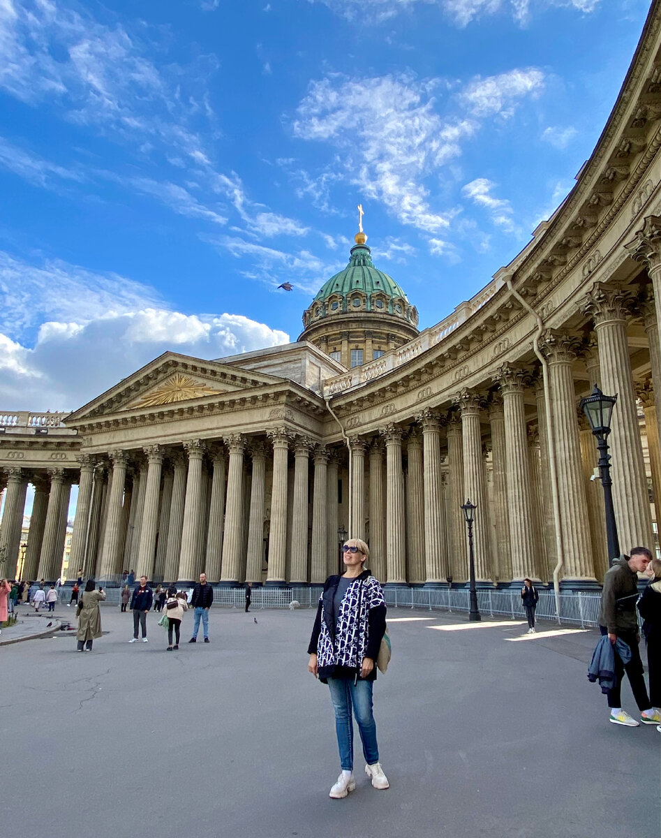 Птицы летят, влюбленные целуются, я счастлива))