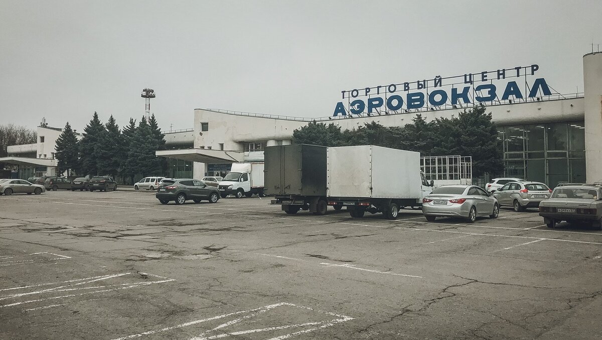     В Ростове Центральный областной автовокзал на месте старого аэропорта собираются ввести в эксплуатацию до конца текущего года, об этом сообщили в пресс-службе донского Минтранспорта.