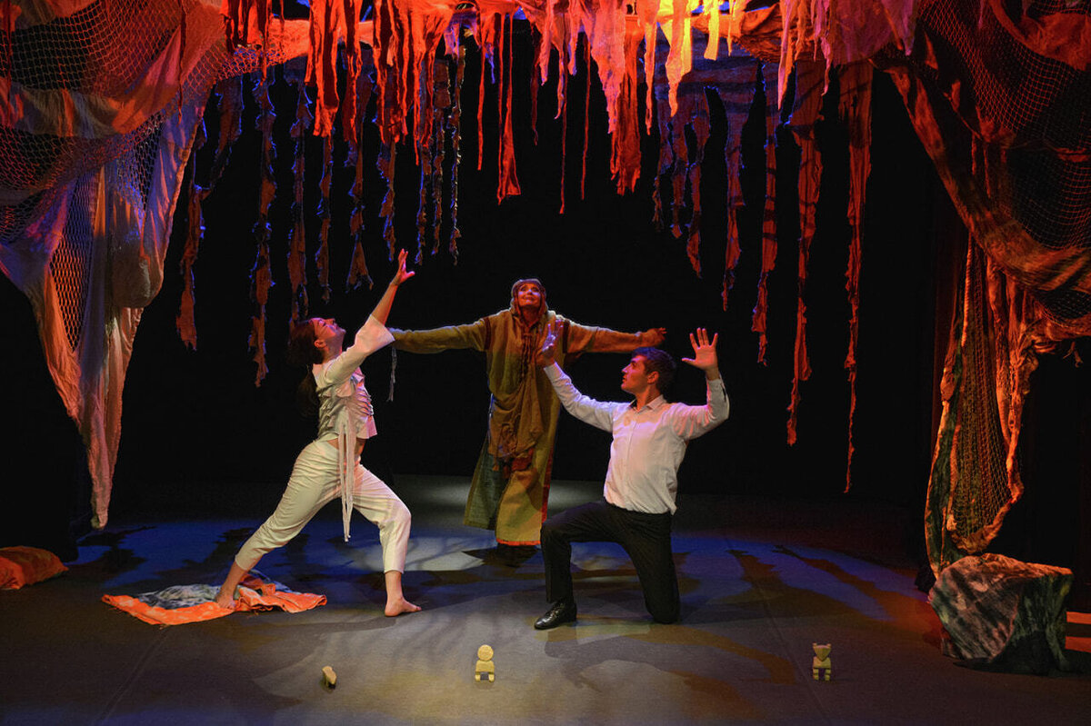    спектакль «Изящная»