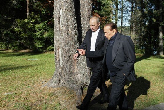    9 октября 2010 года. Председатель правительства РФ Владимир Путин и премьер-министр Италии Сильвио Берлускони