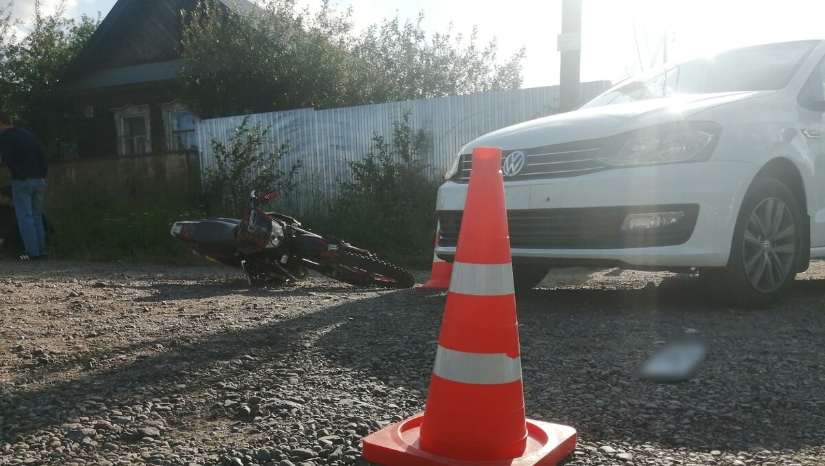    Об авариях, в которые попали несовершеннолетние мотоциклисты и ребенок на велосипеде, сообщил 1-й отдел УГИБДД МВД по Удмуртии.