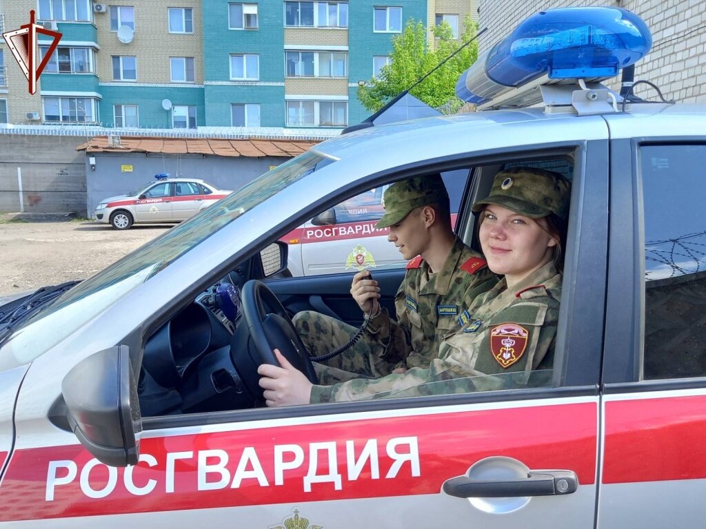 В Твери кадеты школы № 16 проходят практику в УВО Росгвардии