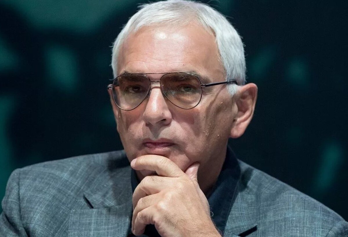 Карен Шахназаров