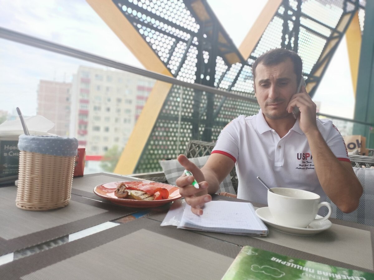 Сделки - это звонки, встречи, переговоры.