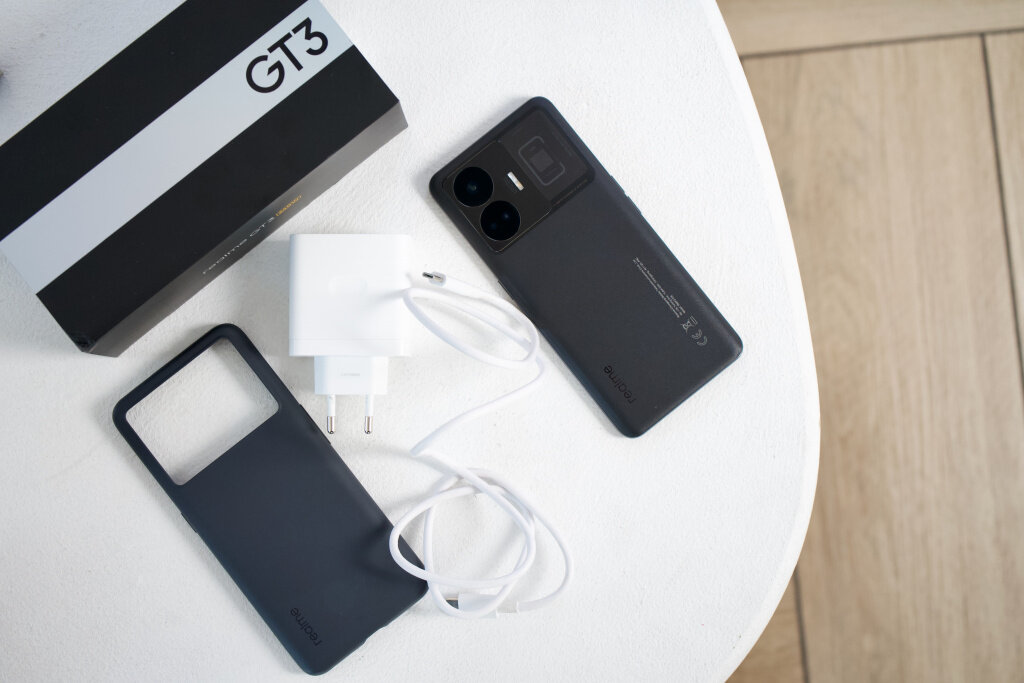    realme GT3