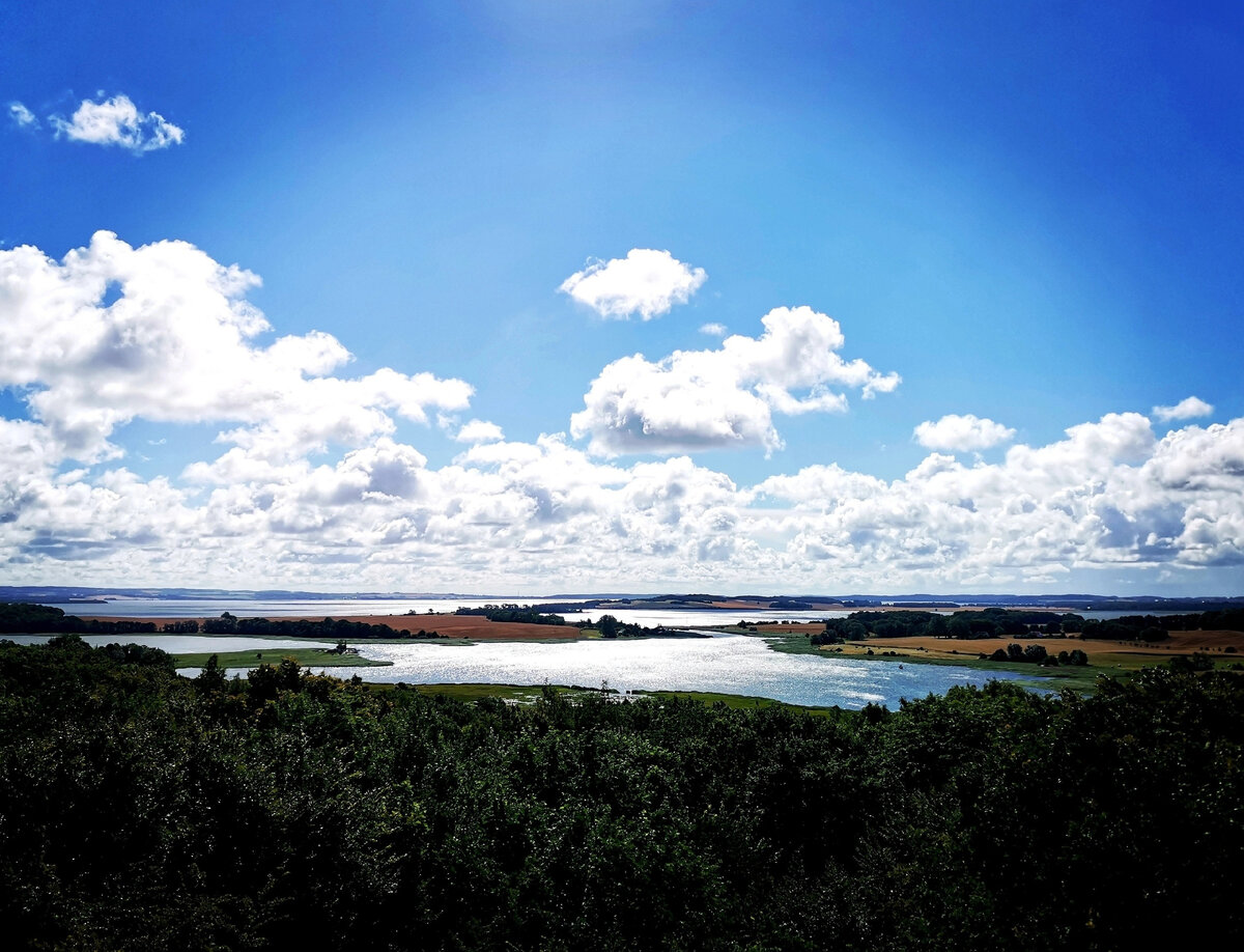 Побережье Балтийского моря в Швеции и Германии...