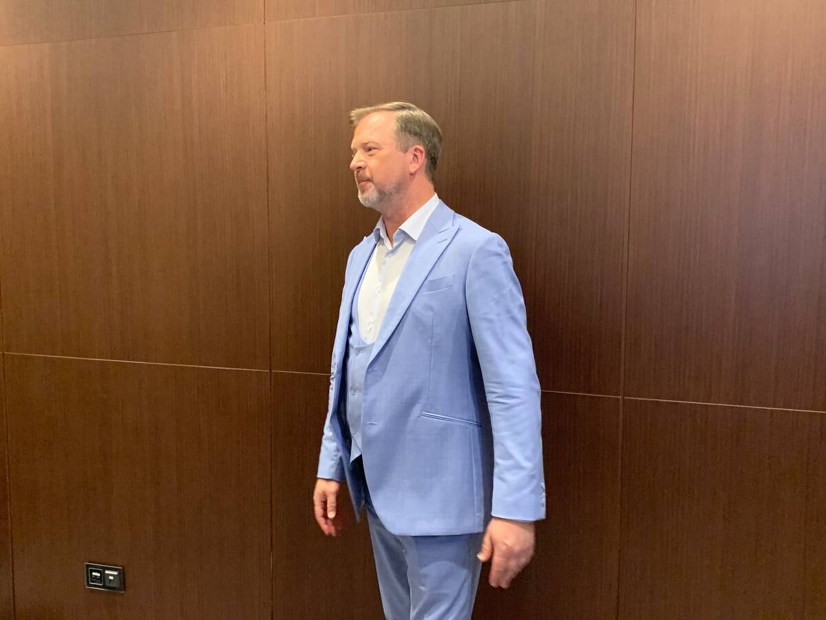 Валдис Пельш стал ведущим «Встречи выпускников КВН» в Екатеринбурге.  Фото: Анастасия Алимпиева