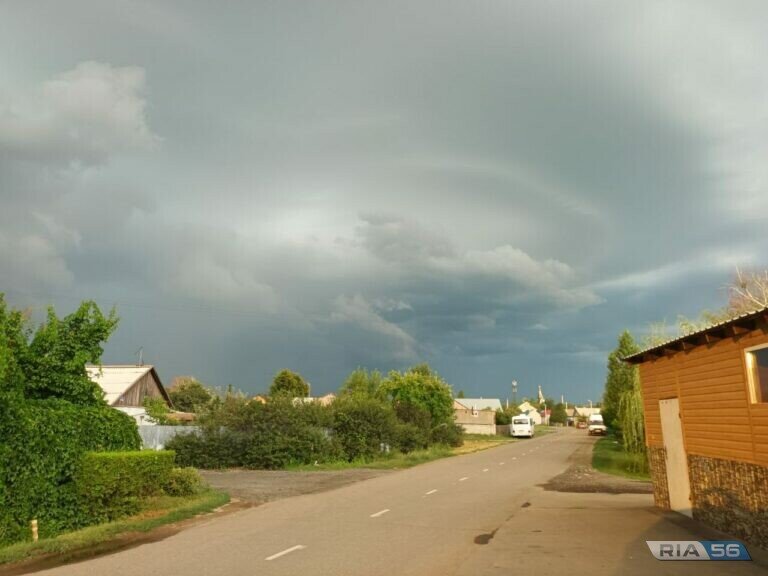    В Оренбургской области днем 1 июля прогнозируют ливень, грозу, град и до 33 градусов жары Кристина Просвиркина