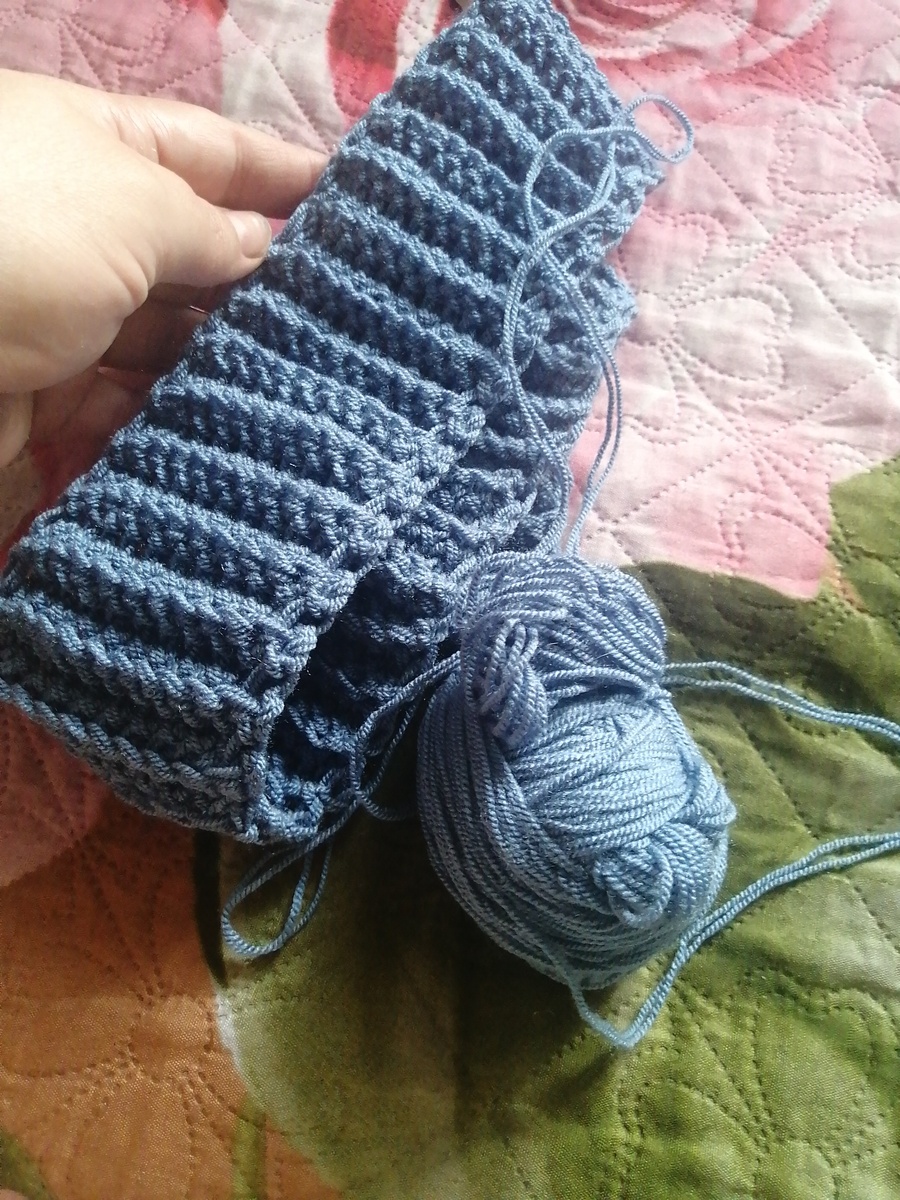 Начала пока вязать резинку. 