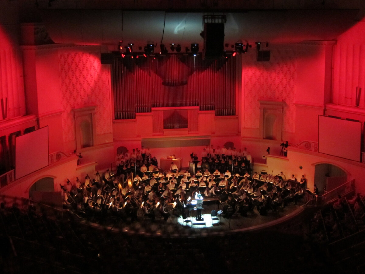 Фото из Концертного зала П.И.Чайковского,  А.Скрябин "Прометей",  лето 2014 года 