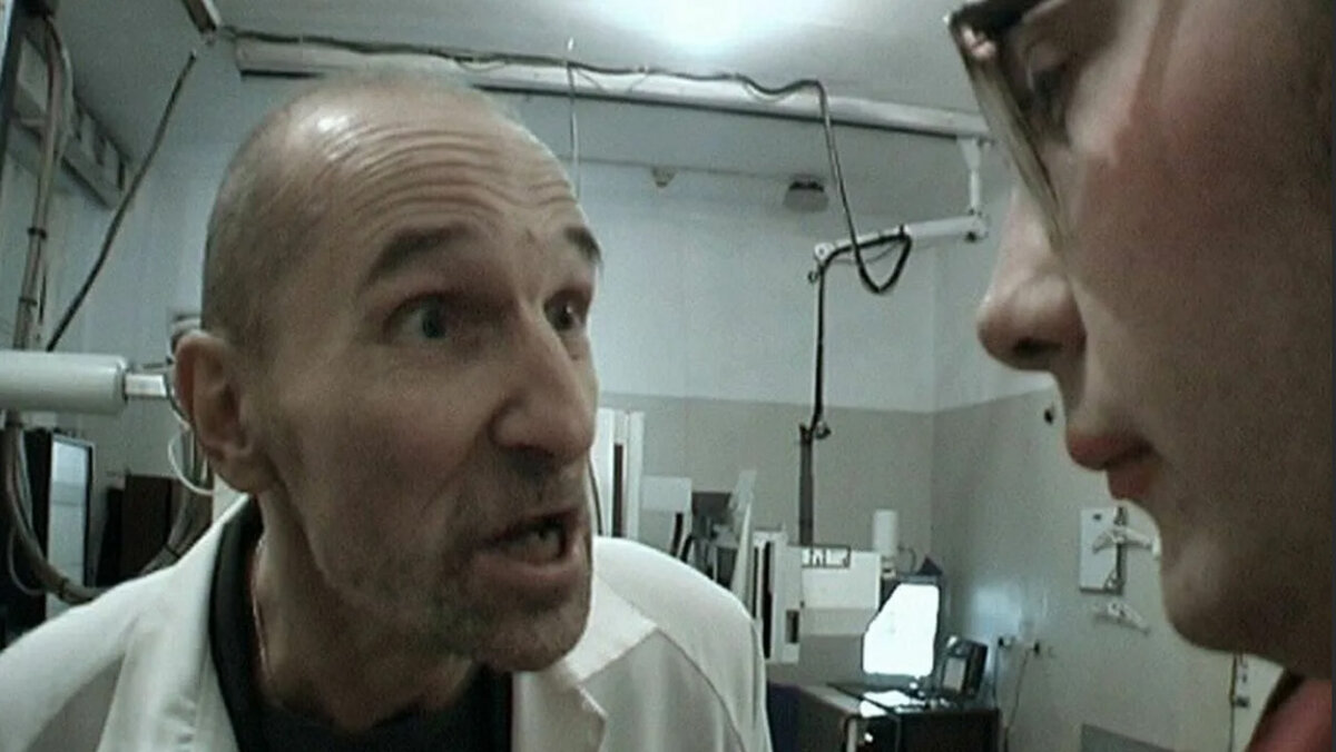 Кадр из фильма "Пыль" (2005)