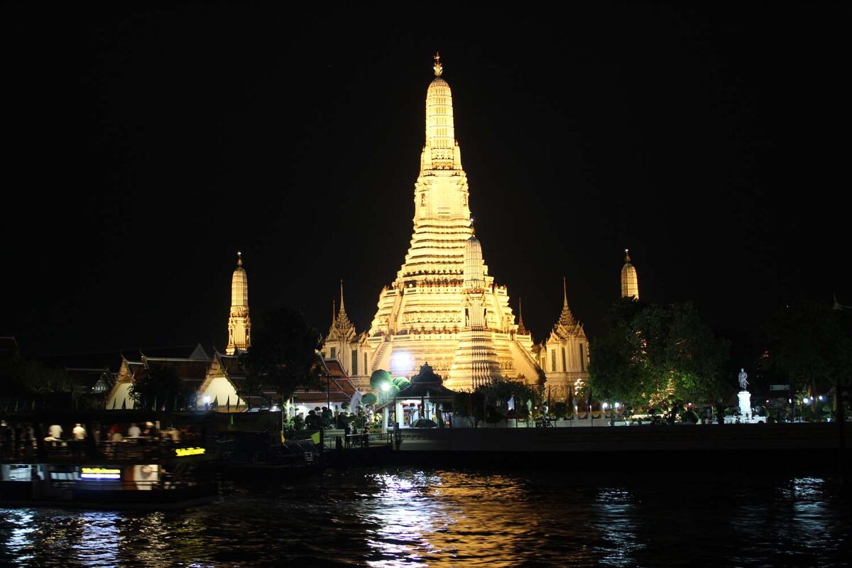 Ночь в Бангкоке