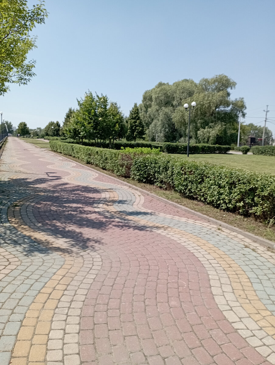 Вот так вот по дорожке к водичке