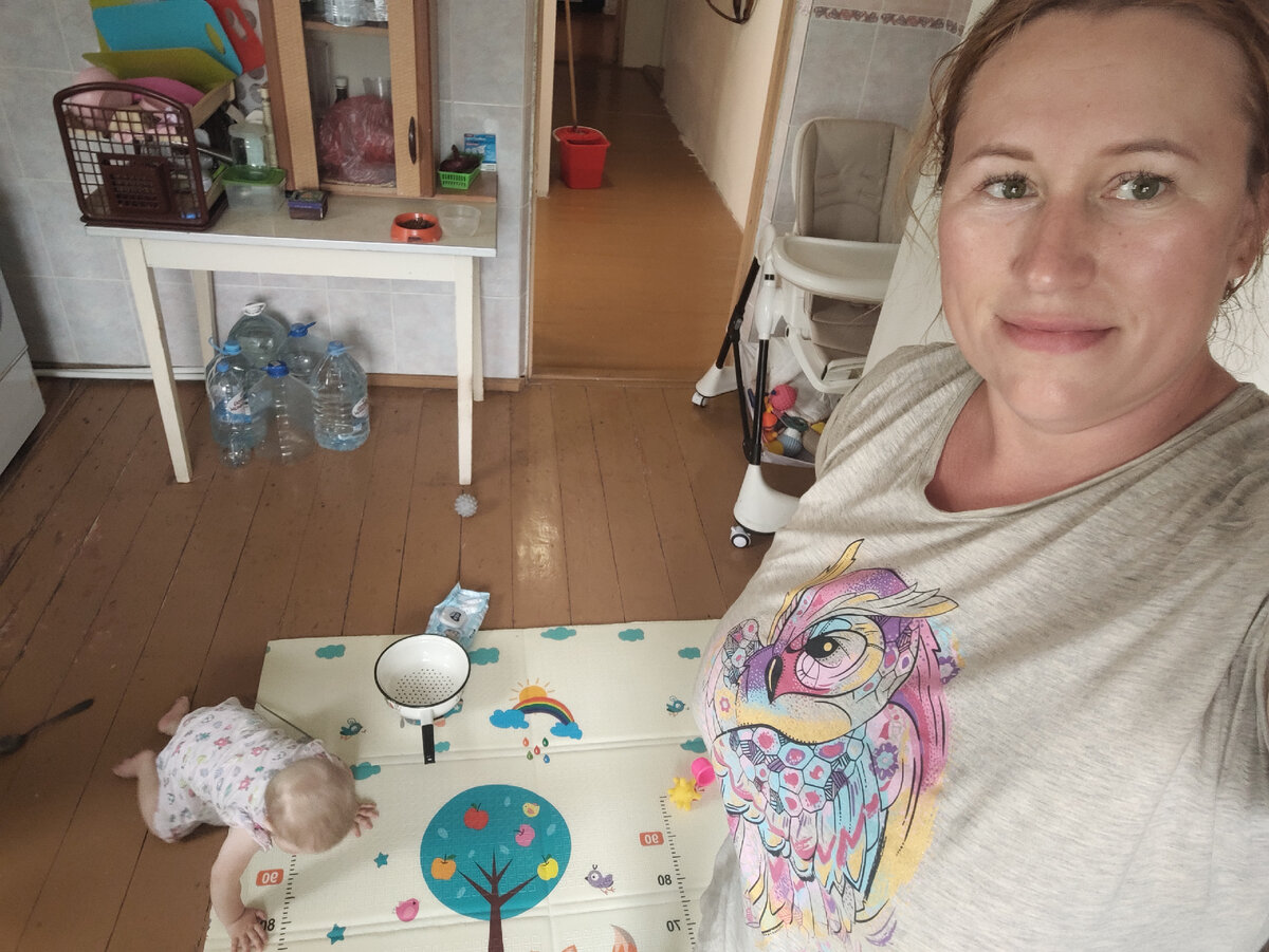 Взлохмаченный автор после домашней тренировки. Маша была в восторге от моей зарядки.) 