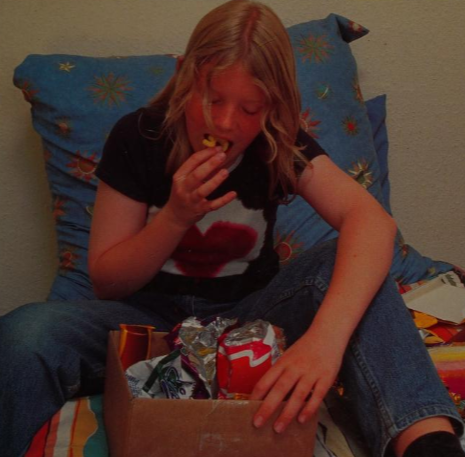 Иллюстрация из книги "We're talking about eating disorders" by Nottridge, Rhoda, 1997