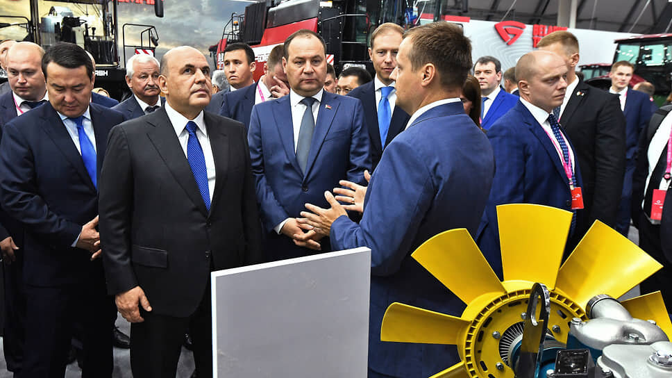 Фото: Игорь Иванко / Коммерсантъ📷Михаил Мишустин прилетел на «Иннопром» лично убедиться, насколько раскрутилась промышленность в условиях санкций