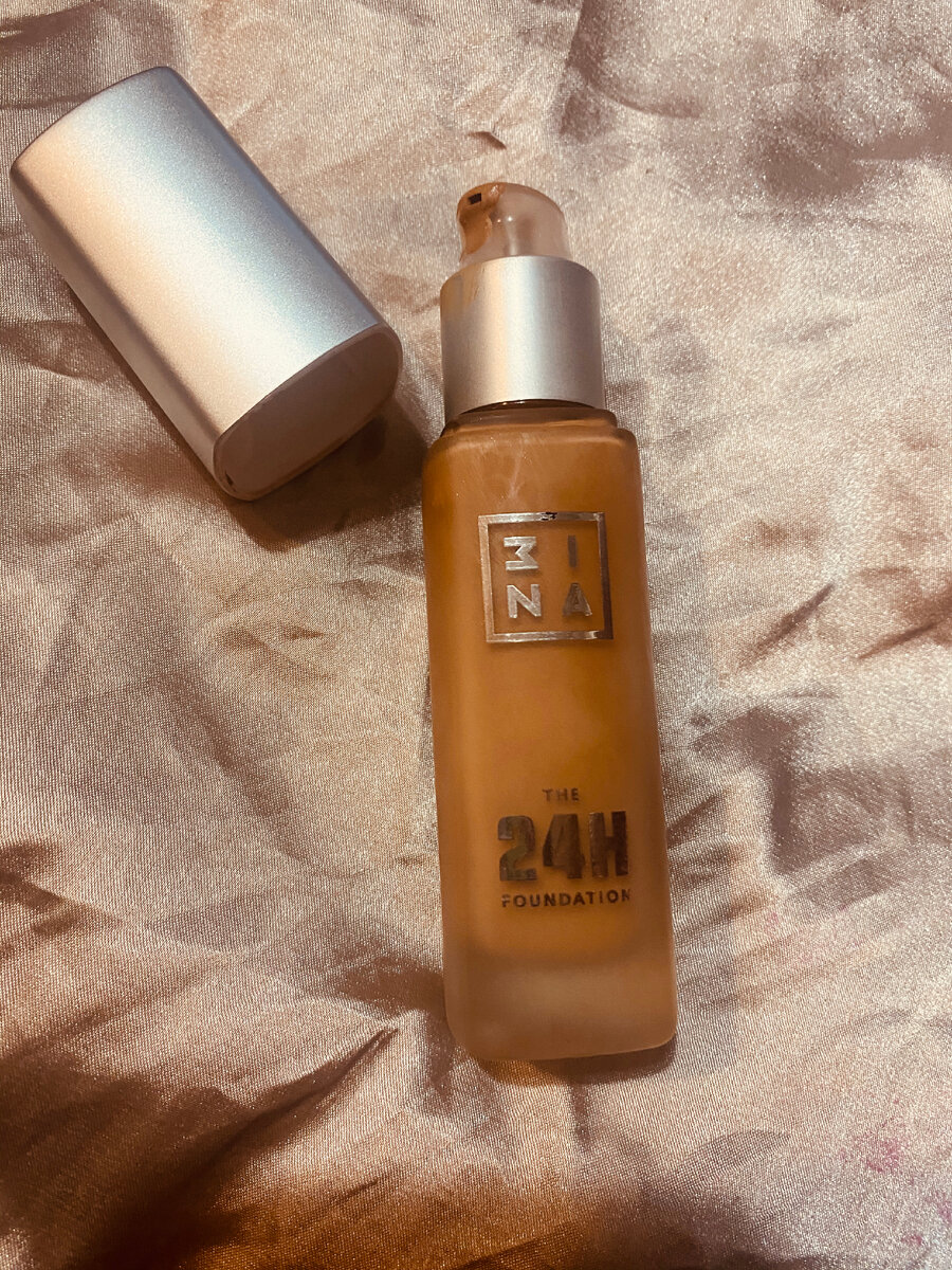 Тон Mina, темного оттенка 624-матовое покрытие-идеальная стойкость-проверено лично мной, цена -меньше 2000 ₽