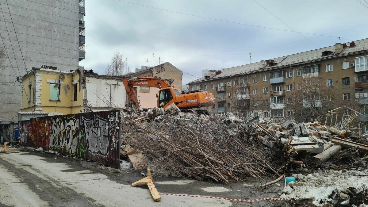 В Новосибирске музей Кондратюка снесли экскаватором накануне Дня  Космонавтики 2023 | Atas.info | Дзен