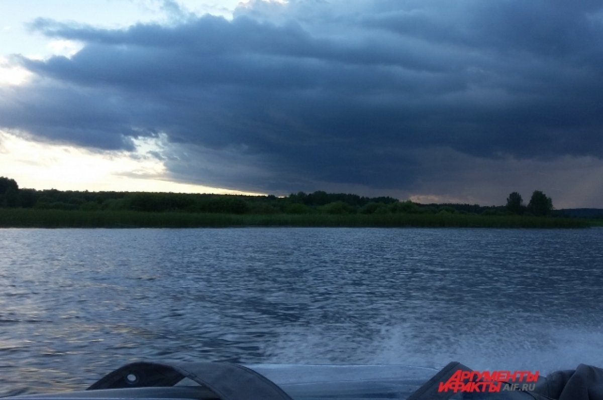    Двое татарстанцев застряли на острове у Красного Бора из-за сильных волн