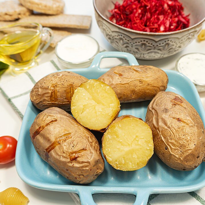 Вкусная запеченная картошка в мундире в духовке