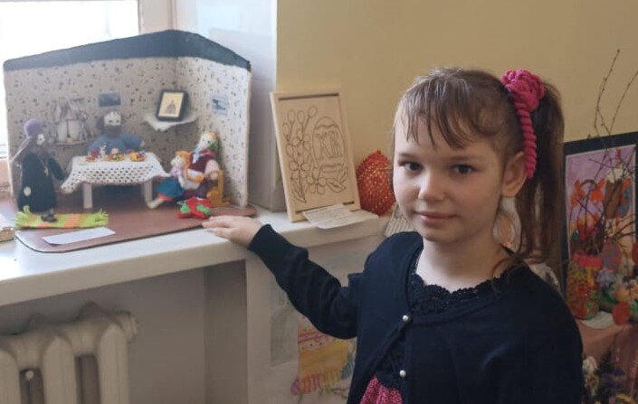 Ариша со своей "победной работой".