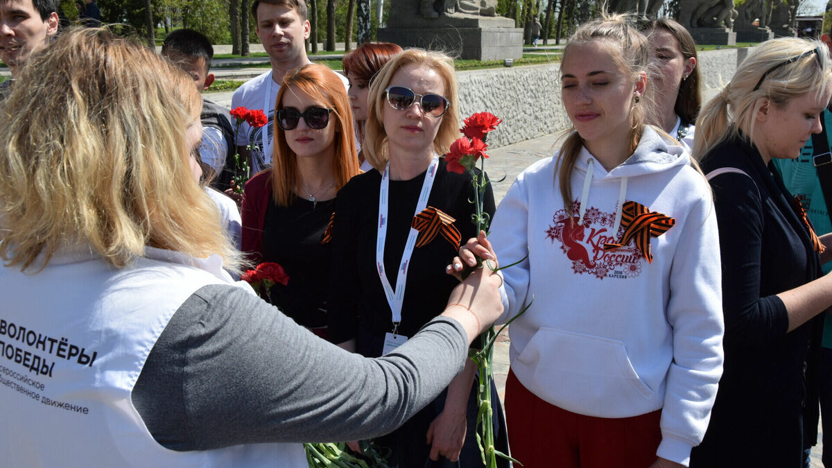     Во вторник, 25 апреля, в Волгоградской области началась всероссийская акция «Георгиевская ленточка». Жители Волгограда смогут получить символ Победы возле мемориального комплекса бронекатер «БК-31», по информации пресс-службы администрации региона.