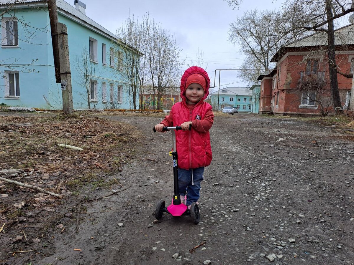 Самокат - подарок Глории на др 🎁🎀 Она весь месяц его просила 🙏 И вот я порадовала ее))