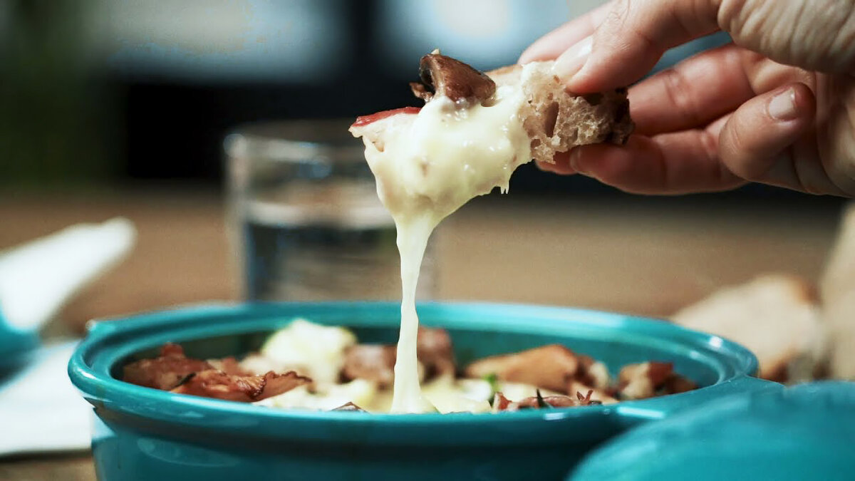  Керамическая форма для запекания с крышкой Emile Henry цвета лазурь