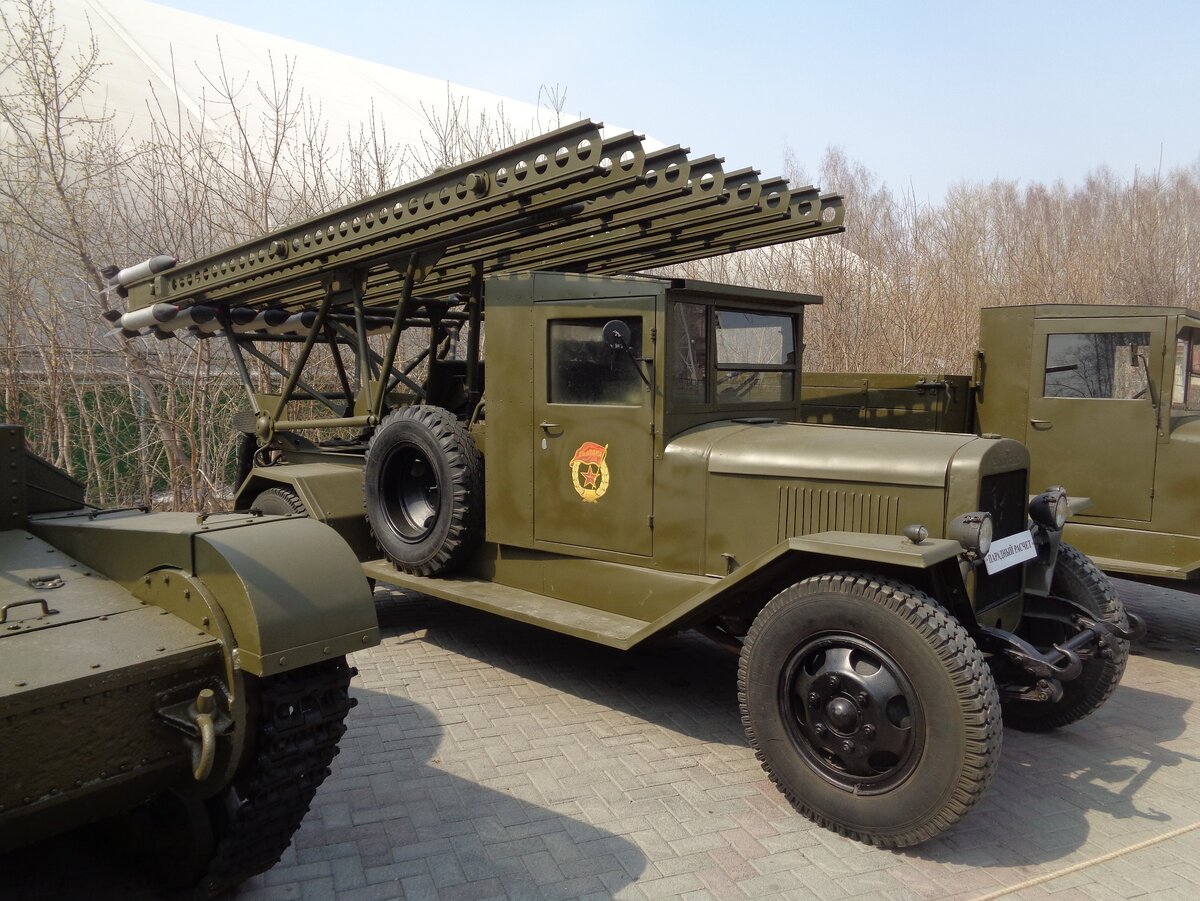 Макет РСЗО БМ-13 на шасси грузового автомобиля УралЗИС-5