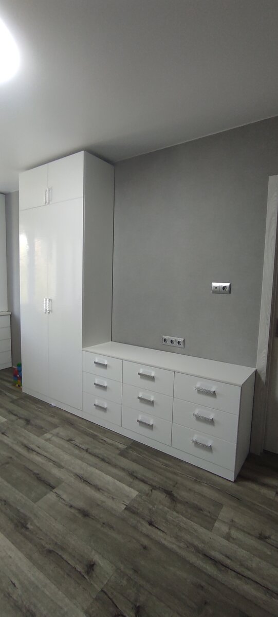 Мебель в гостинную, спальную комнату. 